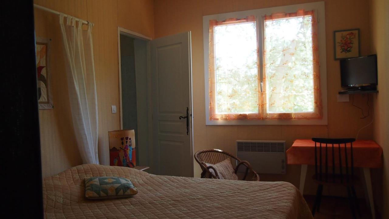 La Cheneraie Bed & Breakfast Vezenobres Exterior photo